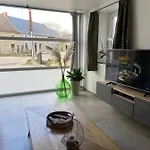 De La Chapelle Samart