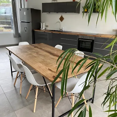 別荘 De La Chapelle Samart