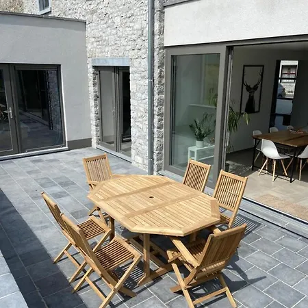 De La Chapelle 別荘 *