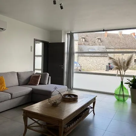 De La Chapelle Samart